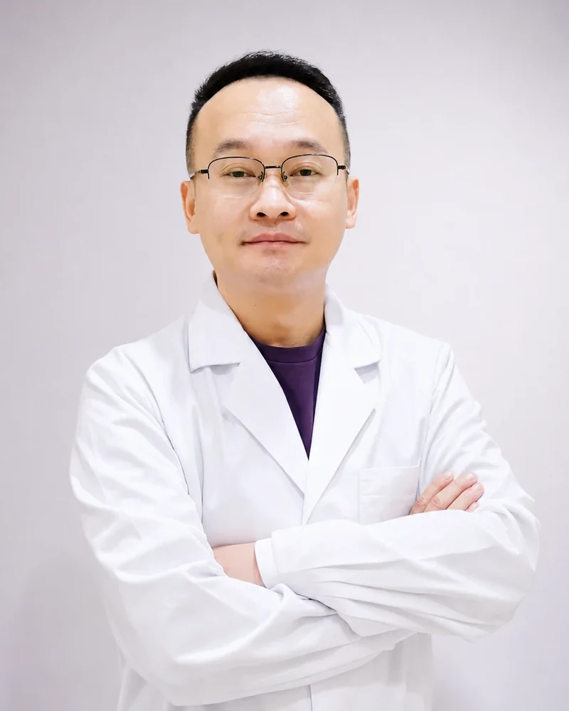 李敏门诊主任形象照