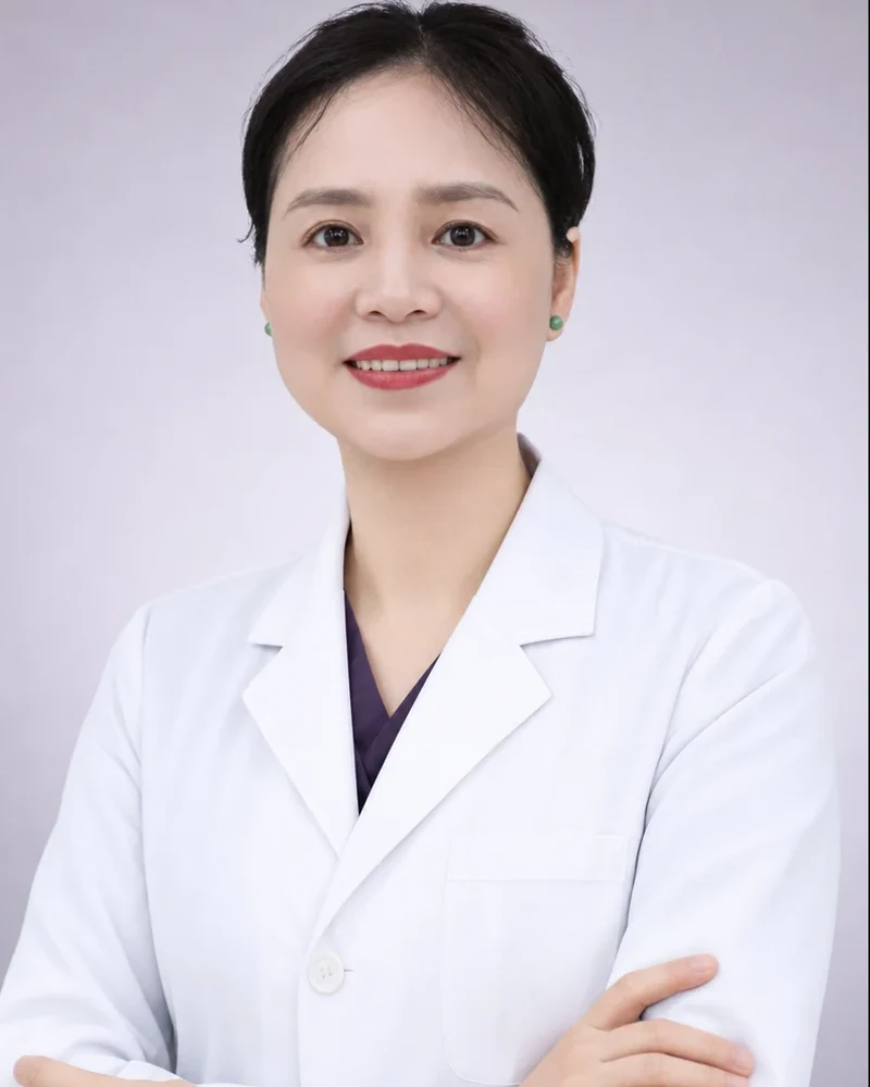 杨端午门诊主任形象照
